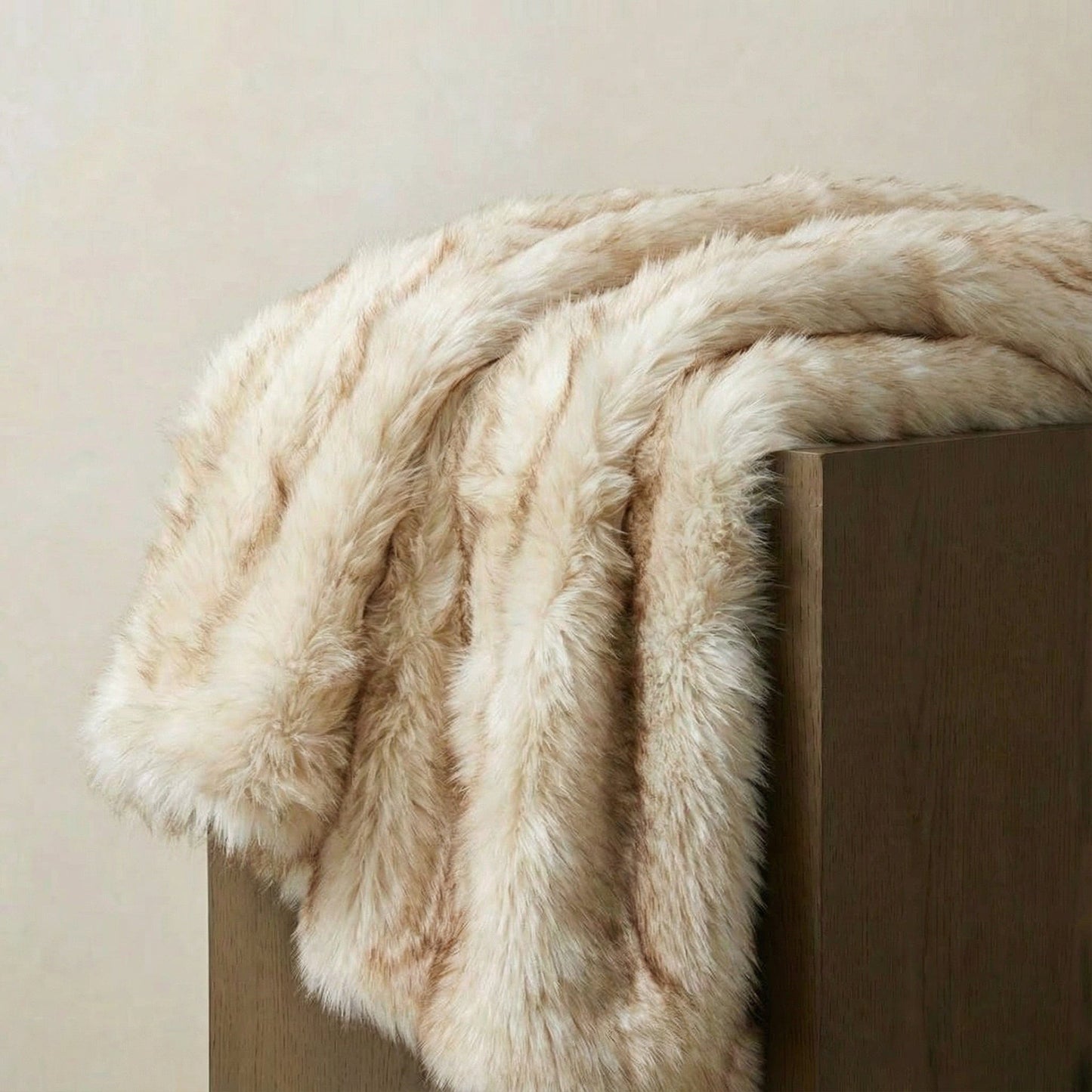 Arctic Fox Faux-Fur Blanket Throw
